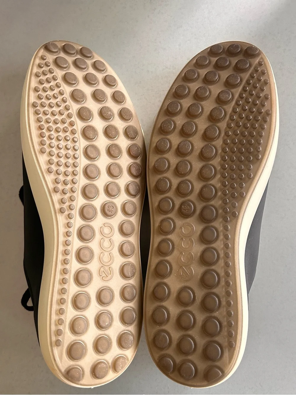 Ecco Black Leather Lace-Up Sneakers with Cream Outsole